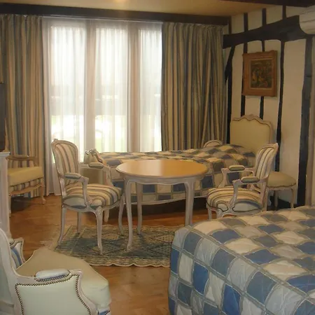 Les Wyllos Bed & Breakfast 3*