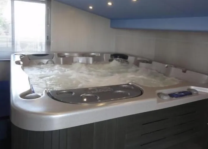 Les Wyllos Oda ve Kahvaltı 3*